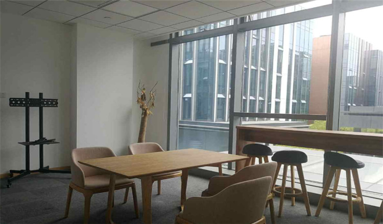  花旗集团大厦（一线江景，精装全配）中区精装修带家具