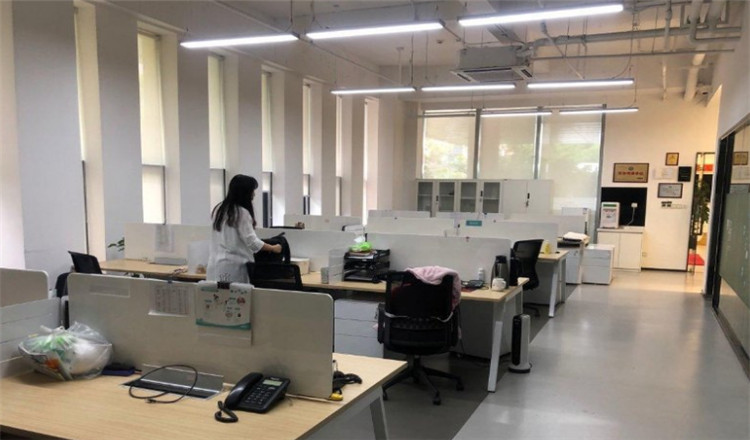  花旗集团大厦（一线江景，精装全配）中区精装修带家具