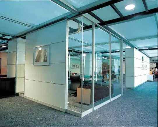 办公室装修中玻璃隔断的安装施工工艺