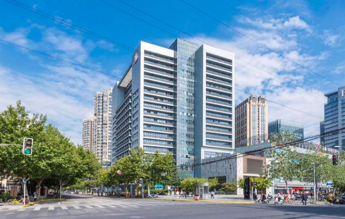 走进新城市中心广场，体验现代高品质办公环境